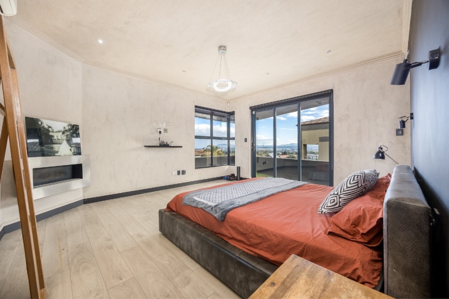5 Bedroom Property for Sale in Deo Gracia Western Cape